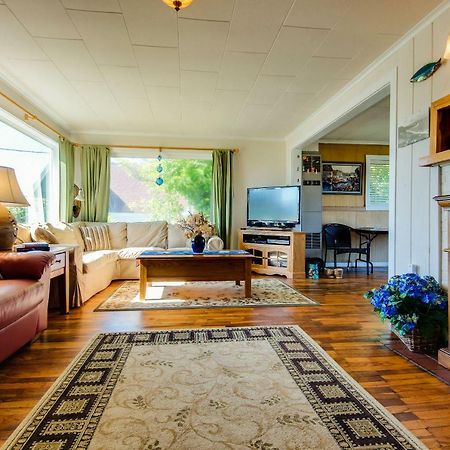 Villa Coastal Breeze Depoe Bay Esterno foto