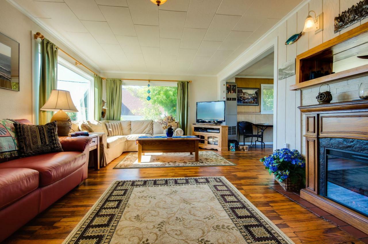 Villa Coastal Breeze Depoe Bay Esterno foto